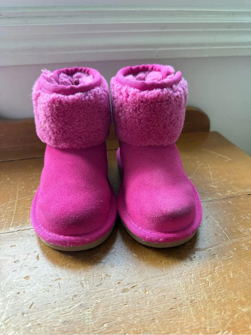 UGG Kids Pink Sherpa Cuff Booties Size 7